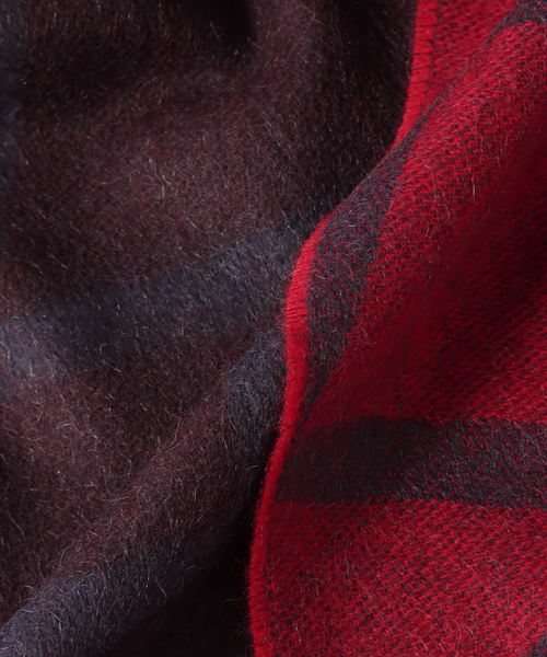 EDIFICE（エディフィス）の「【Seaward & Stearn / シーワード & スターン】BIG GEOMETRIC CASHMERE STOLE（マフラー・メンズ・レッド/ブラック・FREE）」の7枚目の写真