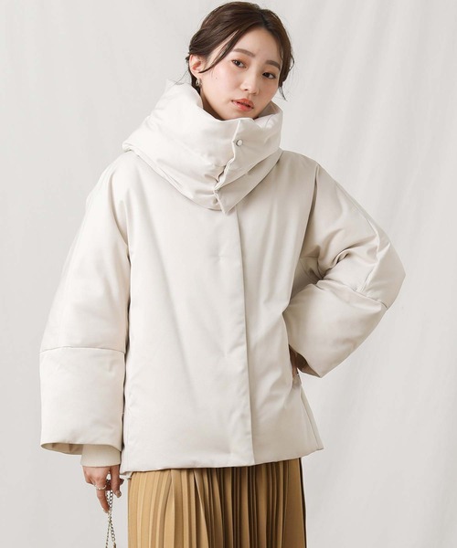 Gready Brilliant（グレディブリリアン）の「マフラードルマンダウンジャケット（ダウンジャケット/コート・レディース・ブラック/アイボリー・38）」の7枚目の写真