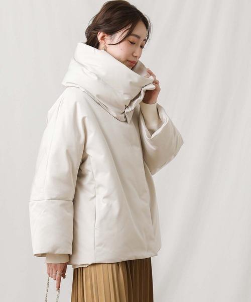 Gready Brilliant（グレディブリリアン）の「マフラードルマンダウンジャケット（ダウンジャケット/コート・レディース・ブラック/アイボリー・38）」の8枚目の写真