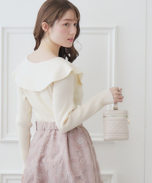 couture brooch(クチュールブローチ)の「◆【2024春新作】【前後2WAY】ビッグカラーニット(ニット/セーター・レディース・オフホワイト/ブラック/サンドベージュ/パープル・38/42)」の21枚目の写真