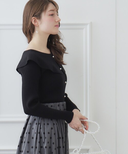 couture brooch(クチュールブローチ)の「◆【2024春新作】【前後2WAY】ビッグカラーニット(ニット/セーター・レディース・オフホワイト/ブラック/サンドベージュ/パープル・38/42)」の18枚目の写真