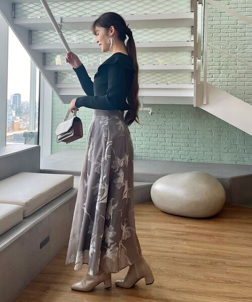 couture brooch(クチュールブローチ)の「◆【2024春新作】【前後2WAY】ビッグカラーニット(ニット/セーター・レディース・オフホワイト/ブラック/サンドベージュ/パープル・38/42)」の13枚目の写真