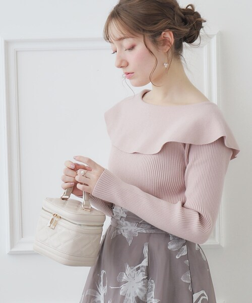 couture brooch(クチュールブローチ)の「◆【2024春新作】【前後2WAY】ビッグカラーニット(ニット/セーター・レディース・オフホワイト/ブラック/サンドベージュ/パープル・38/42)」の9枚目の写真