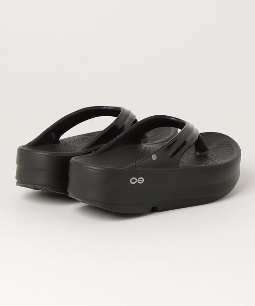 OOFOS(ウーフォス)の「OOFOS OOmega 2000440050211(サンダル・レディース・ブラック・25㎝/24㎝/23㎝)」の9枚目の写真