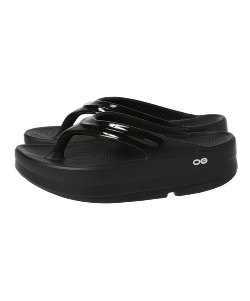 OOFOS(ウーフォス)の「OOFOS OOmega 2000440050211(サンダル・レディース・ブラック・25㎝/24㎝/23㎝)」の3枚目の写真