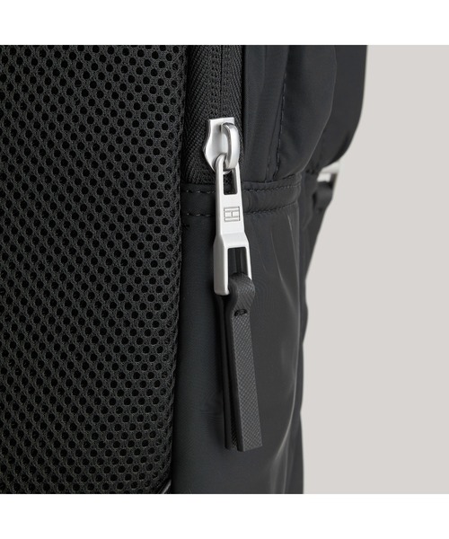 TOMMY HILFIGER（トミーヒルフィガー）の「【OCEANS掲載】スクエアバックパック（バックパック/リュック・メンズ・ブラック・FREE）」の3枚目の写真