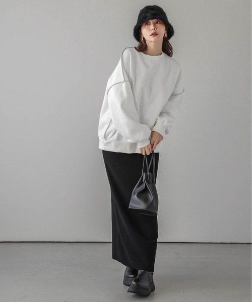 AMELY(エミリー)の「裏起毛スウェットプルオーバー(スウェット・レディース・グレー/ブラック/ホワイト/ネイビー・フリー)」の5枚目の写真