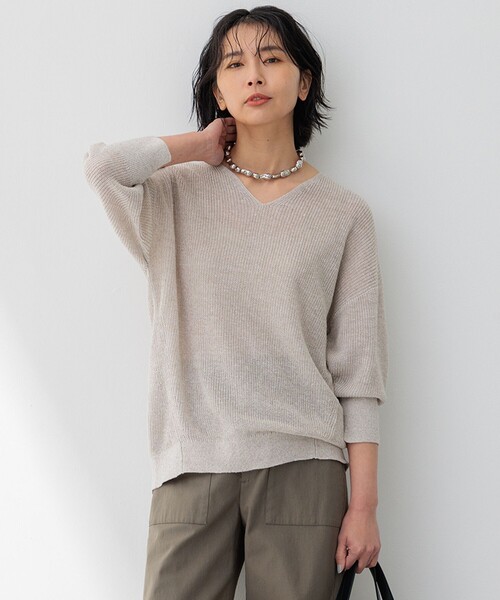 23区 S(ニジュウサンクチイサイサイズ)の「【洗える】ピュアリネン Vネック ニット(ニット/セーター・レディース・ブラウン系5/アイボリー系/オレンジ系5/ベージュ系5・32)」の3枚目の写真