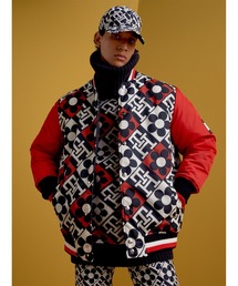 TOMMY HILFIGER（トミーヒルフィガー）の「TOMMYXRICHARDQUINN リバーシブルバーシティボンバージャケット（ダウンジャケット/コート・メンズ）」