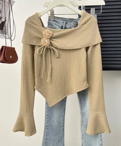 Sibra(シブラ)の「フラワー付きブラウス(シャツ/ブラウス・レディース・ブラック/ベージュ/ホワイト・M)」の14枚目の写真