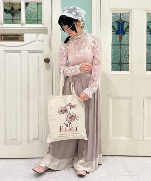 F i.n.t（フィント）の「ストライプローズ柄シアートップス/fint　フィント（Tシャツ/カットソー・レディース・ピンク/ブルー・FREE）」の11枚目の写真