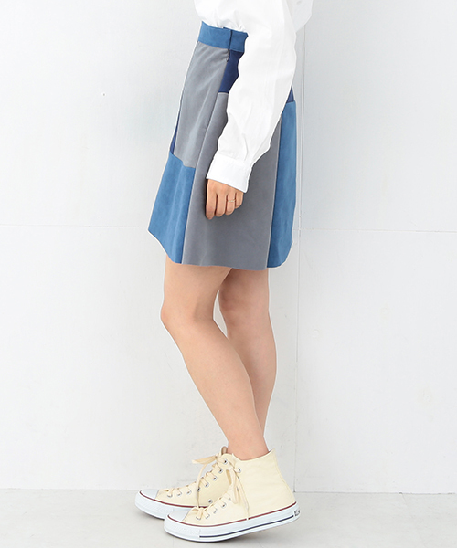 Ray BEAMS（レイビームス）の「◇Ray BEAMS / スエード パッチワーク ミニスカート（スカート・レディース・ダークブラウン/ネイビー・0/1）」の17枚目の写真