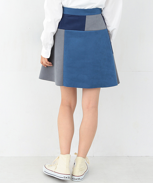 Ray BEAMS（レイビームス）の「◇Ray BEAMS / スエード パッチワーク ミニスカート（スカート・レディース・ダークブラウン/ネイビー・0/1）」の9枚目の写真