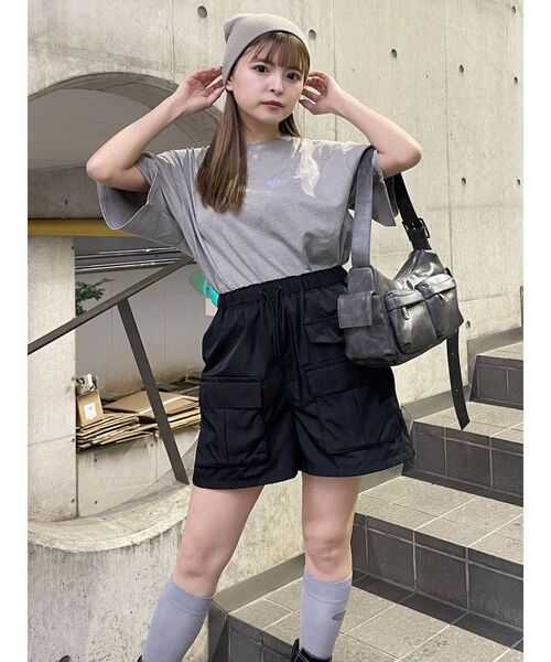 MURUA(ムルーア)の「ナイロンカーゴショートパンツ(カーゴパンツ・レディース・ブラック/カーキ・FREE)」の8枚目の写真