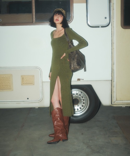 BLONDEY（ブロンディ）の「スクエアリブニットロングワンピース（ワンピース・レディース・レッド/カーキ/ブラック/ネイビー・FREE）」の16枚目の写真