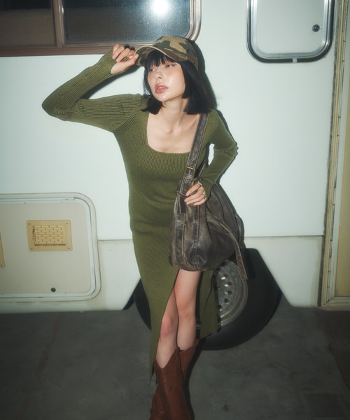 BLONDEY（ブロンディ）の「スクエアリブニットロングワンピース（ワンピース・レディース・レッド/カーキ/ブラック/ネイビー・FREE）」の14枚目の写真