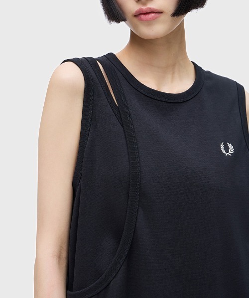 FRED PERRY（フレッドペリー）の「Layered Ringer Dress（ワンピース・レディース・ブラック・8/10）」の2枚目の写真