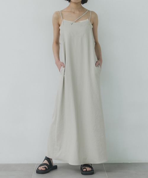 PUBLIC TOKYO（パブリックトウキョウ）の「オーバーラップキャミワンピース（ワンピース・レディース・アイボリー/ブラック・1/2）」の16枚目の写真