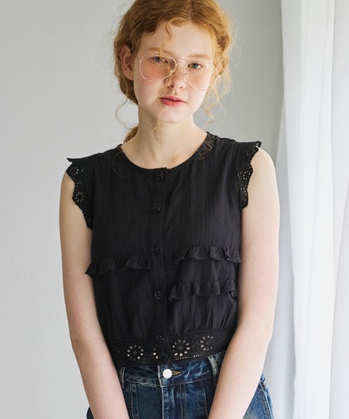 idem(イデム)の「rose button cotton blouse/ノースリーブコットンブラウス(シャツ/ブラウス・レディース・オフホワイト/ブラック・FREE)」の2枚目の写真