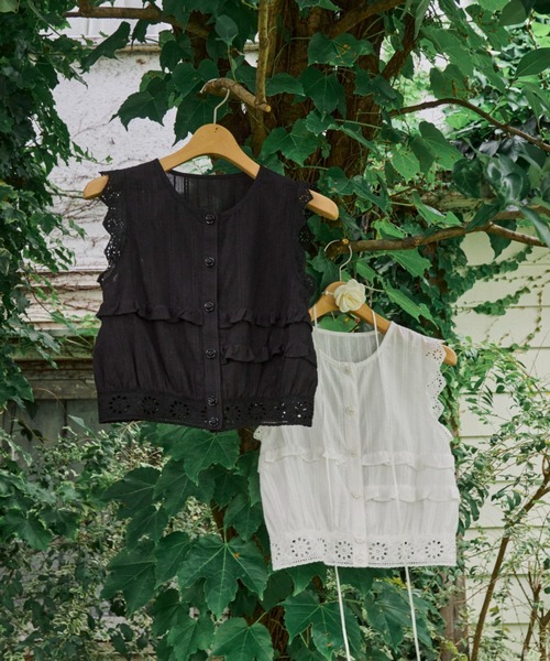 idem(イデム)の「rose button cotton blouse/ノースリーブコットンブラウス(シャツ/ブラウス・レディース・オフホワイト/ブラック・FREE)」の21枚目の写真