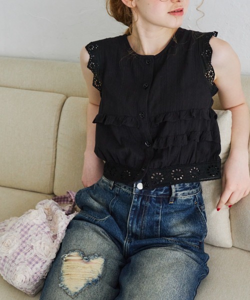 idem(イデム)の「rose button cotton blouse/ノースリーブコットンブラウス(シャツ/ブラウス・レディース・オフホワイト/ブラック・FREE)」の3枚目の写真