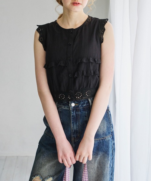 idem(イデム)の「rose button cotton blouse/ノースリーブコットンブラウス(シャツ/ブラウス・レディース・オフホワイト/ブラック・FREE)」の5枚目の写真