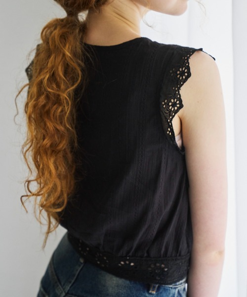 idem(イデム)の「rose button cotton blouse/ノースリーブコットンブラウス(シャツ/ブラウス・レディース・オフホワイト/ブラック・FREE)」の6枚目の写真