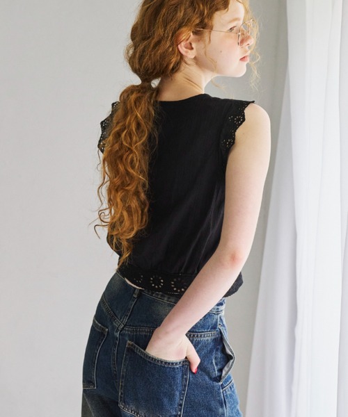 idem(イデム)の「rose button cotton blouse/ノースリーブコットンブラウス(シャツ/ブラウス・レディース・オフホワイト/ブラック・FREE)」の7枚目の写真