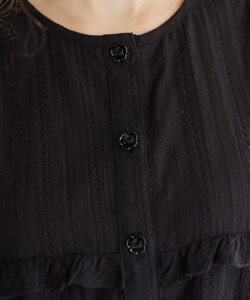 idem(イデム)の「rose button cotton blouse/ノースリーブコットンブラウス(シャツ/ブラウス・レディース・オフホワイト/ブラック・FREE)」の10枚目の写真