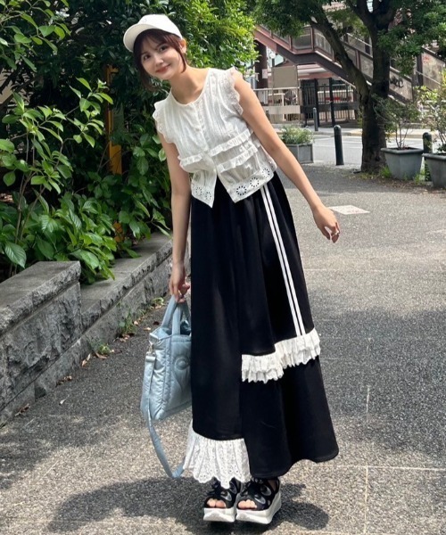 idem(イデム)の「rose button cotton blouse/ノースリーブコットンブラウス(シャツ/ブラウス・レディース・オフホワイト/ブラック・FREE)」の11枚目の写真