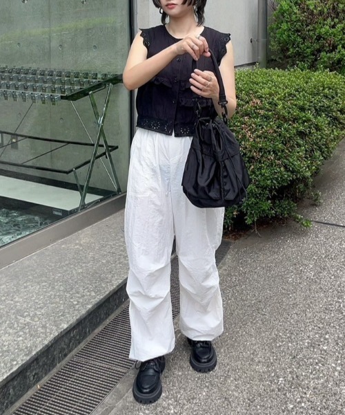 idem(イデム)の「rose button cotton blouse/ノースリーブコットンブラウス(シャツ/ブラウス・レディース・オフホワイト/ブラック・FREE)」の17枚目の写真