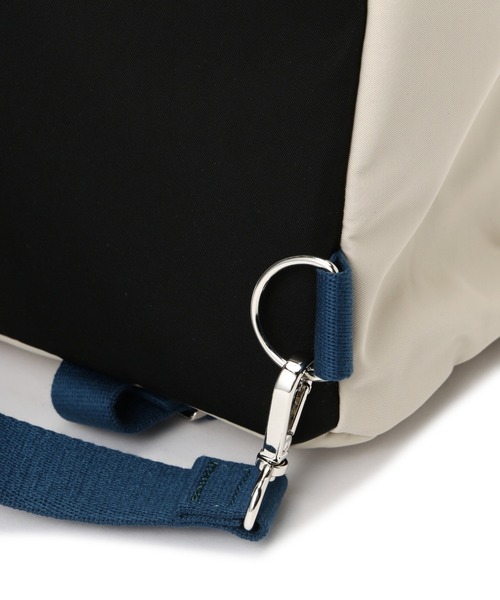 soe（ソーイ）の「soe/ソーイ/Bicolor One Shoulder B.P SSL/バイカラーワンショルダーバッグ L（バックパック/リュック・メンズ・ベージュ/ネイビー/その他・5）」の15枚目の写真