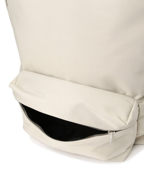 soe（ソーイ）の「soe/ソーイ/Bicolor One Shoulder B.P SSL/バイカラーワンショルダーバッグ L（バックパック/リュック・メンズ・ベージュ/ネイビー/その他・5）」の16枚目の写真