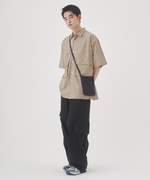 YOEL(ヨエル)の「YOEL - mini sacoche / ミニサコッシュ(ショルダーバッグ・メンズ・カーキ/ネイビー・FREE)」の5枚目の写真