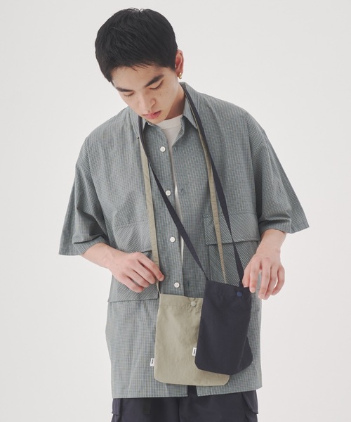 YOEL(ヨエル)の「YOEL - mini sacoche / ミニサコッシュ(ショルダーバッグ・メンズ・カーキ/ネイビー・FREE)」の15枚目の写真