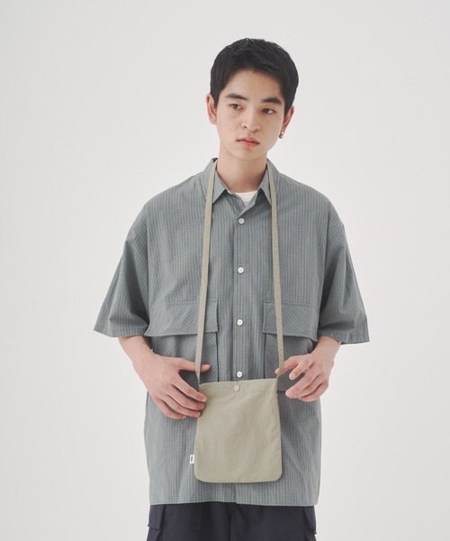 YOEL(ヨエル)の「YOEL - mini sacoche / ミニサコッシュ(ショルダーバッグ・メンズ・カーキ/ネイビー・FREE)」の22枚目の写真