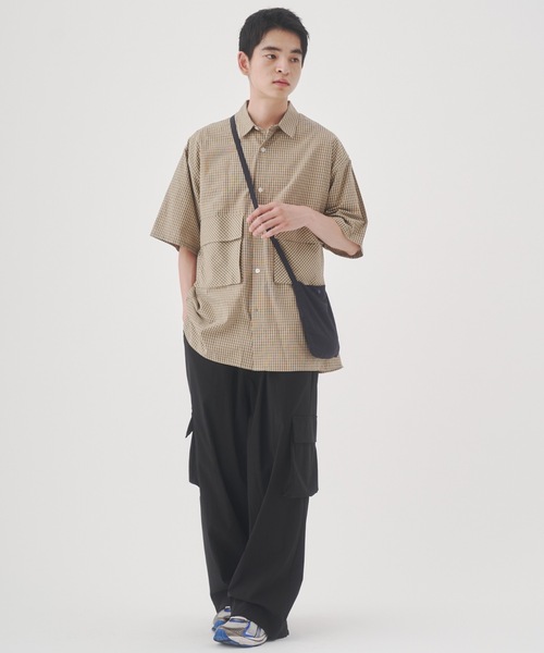 YOEL(ヨエル)の「YOEL - mini sacoche / ミニサコッシュ(ショルダーバッグ・メンズ・カーキ/ネイビー・FREE)」の7枚目の写真