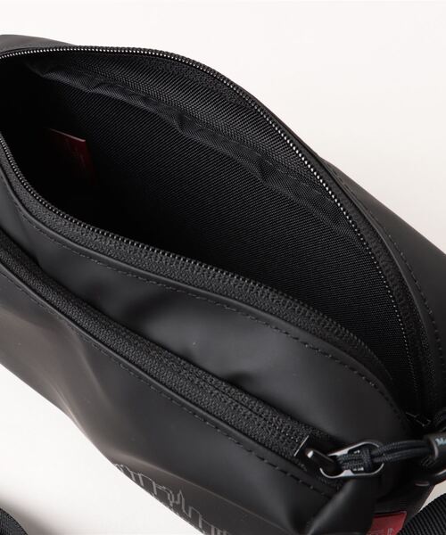 Manhattan Portage(マンハッタンポーテージ)の「Jogger Bag Dulon(ショルダーバッグ・メンズ・ブラック/ライトグレー・X-SMALL)」の4枚目の写真