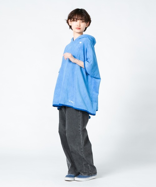 JEANS MATE（ジーンズメイト）の「【Hi Hey Hoooo/ハイヘイホー】なりきりアニマルポンチョ（ポンチョ・レディース・クリアブルー/チャコールグレー/オフホワイト・FREE）」の18枚目の写真