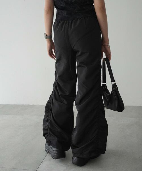 dispark(ディスパーク)の「DISPARK/ギャザーデザインナイロンパンツ(カーゴパンツ・レディース・ブラック・FREE)」の15枚目の写真