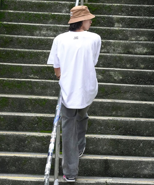 THRASHER(スラッシャー)の「ANTI LOGO emb S/S T-SHIRTS/スラッシャーボックスシルエットワンポイント刺繍ブランドロゴ半袖Tシャツ(Tシャツ/カットソー・メンズ・グレー/ネイビー/ブラック×グレー/ホワイト×ブラック・LARGE/MEDIUM/XX-LARGE/X-LARGE)」の7枚目の写真