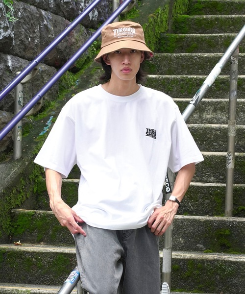 THRASHER(スラッシャー)の「ANTI LOGO emb S/S T-SHIRTS/スラッシャーボックスシルエットワンポイント刺繍ブランドロゴ半袖Tシャツ(Tシャツ/カットソー・メンズ・グレー/ネイビー/ブラック×グレー/ホワイト×ブラック・LARGE/MEDIUM/XX-LARGE/X-LARGE)」の21枚目の写真