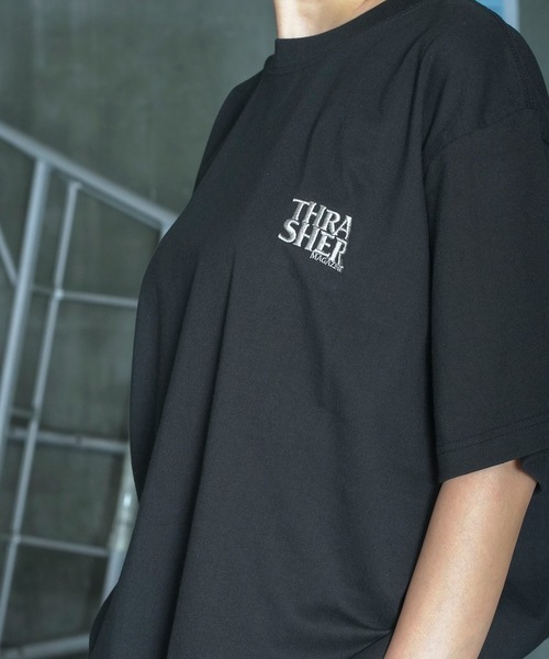 THRASHER(スラッシャー)の「ANTI LOGO emb S/S T-SHIRTS/スラッシャーボックスシルエットワンポイント刺繍ブランドロゴ半袖Tシャツ(Tシャツ/カットソー・メンズ・グレー/ネイビー/ブラック×グレー/ホワイト×ブラック・LARGE/MEDIUM/XX-LARGE/X-LARGE)」の5枚目の写真