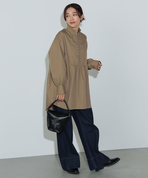 BEAMS HEART（ビームスハート）の「スタンドフリル チュニックシャツ（シャツ/ブラウス・レディース・ブラック/オフホワイト/ベージュ・FREE）」の4枚目の写真