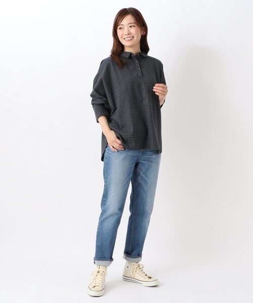 one'sterrace(ワンズテラス)の「ドルマン風 ゆったりブラウス(シャツ/ブラウス・レディース・アイボリー系8/グリーン系その他6/ネイビー系5・02)」の17枚目の写真