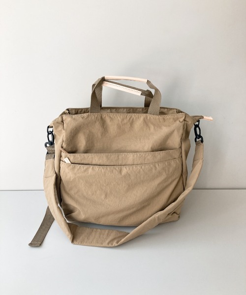 EARTH MADE（アースメイド）の「10POCKET INSIDE PRINT 2WAY TOTE（ボストンバッグ・レディース・ブラック/カーキ/ブルー/ダークグレー/サンドベージュ/ライトベージュ/ライトグレー/ダークブルー/ライトパープル/ブラウン/ダークネイビー/キャメル・FREE）」の6枚目の写真