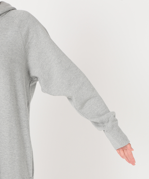 Spick & Span（スピックアンドスパン）の「《追加2一部店舗+WEB限定》ヘビー裏毛ロングワンピース（ワンピース・レディース・チャコールグレー/グレー・FREE）」の22枚目の写真