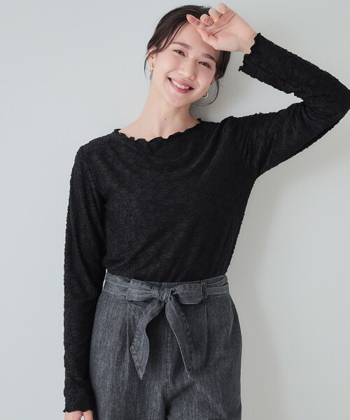 Cutie Blonde(キューティーブロンド)の「レイヤードコーデに 程よいシアー感 花柄メロウトップス(Tシャツ/カットソー・レディース・アイボリー/ブラック/ベビーピンク・02/03/04)」の3枚目の写真