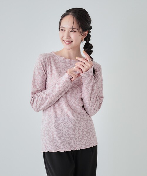 Cutie Blonde(キューティーブロンド)の「レイヤードコーデに 程よいシアー感 花柄メロウトップス(Tシャツ/カットソー・レディース・アイボリー/ブラック/ベビーピンク・02/03/04)」の12枚目の写真