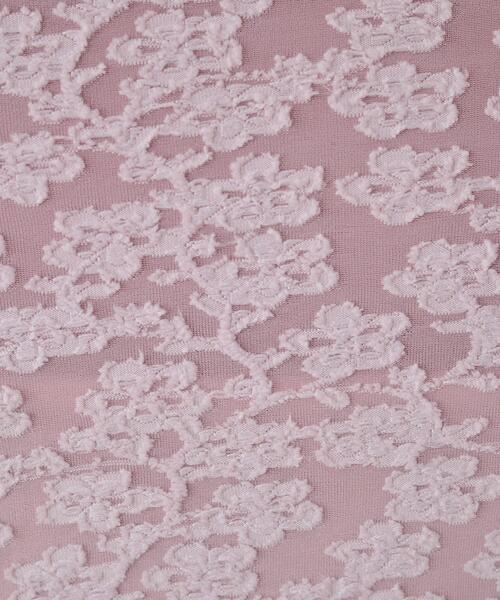 Cutie Blonde(キューティーブロンド)の「レイヤードコーデに 程よいシアー感 花柄メロウトップス(Tシャツ/カットソー・レディース・アイボリー/ブラック/ベビーピンク・02/03/04)」の15枚目の写真